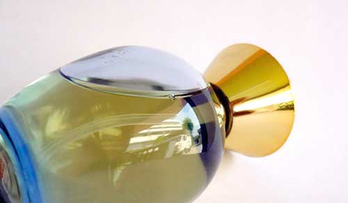 Sonhar com Perfume: Significados, Interpretação, Sonhos 6 vidro partindo